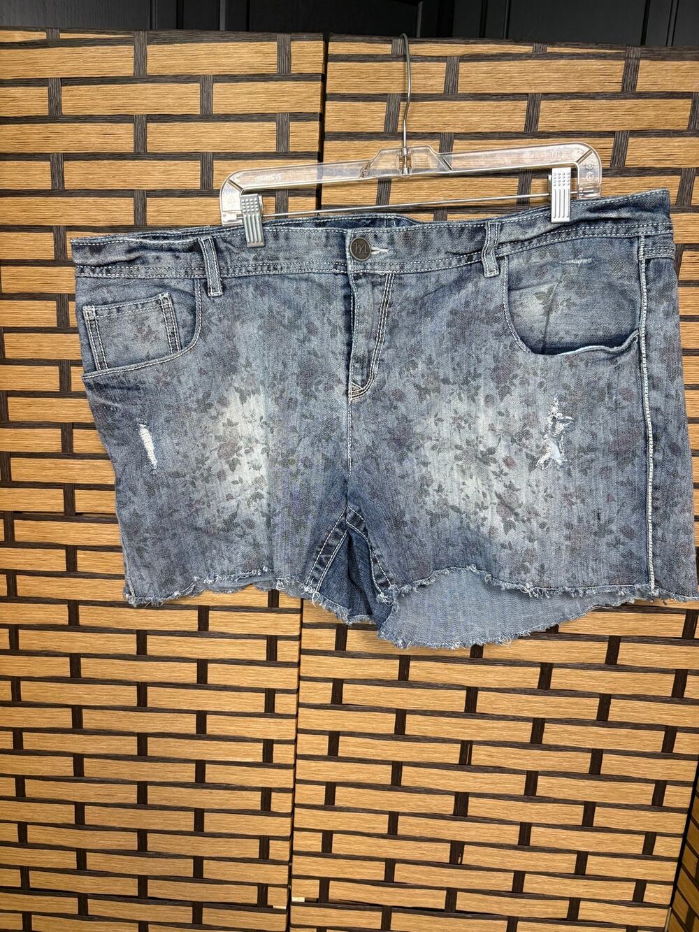 Maurices Floral Denim Shorts Size 24